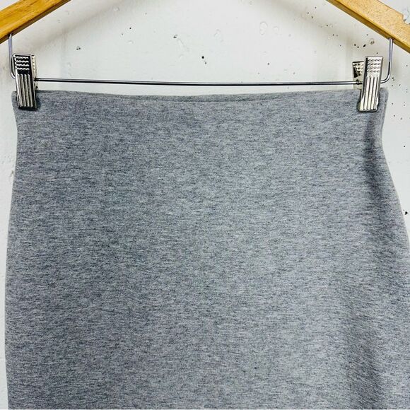 Sweaty Betty Women’s Size Small Cantar Luxe Gray Pencil Skirt with Black Trim - Picture 3 of 12